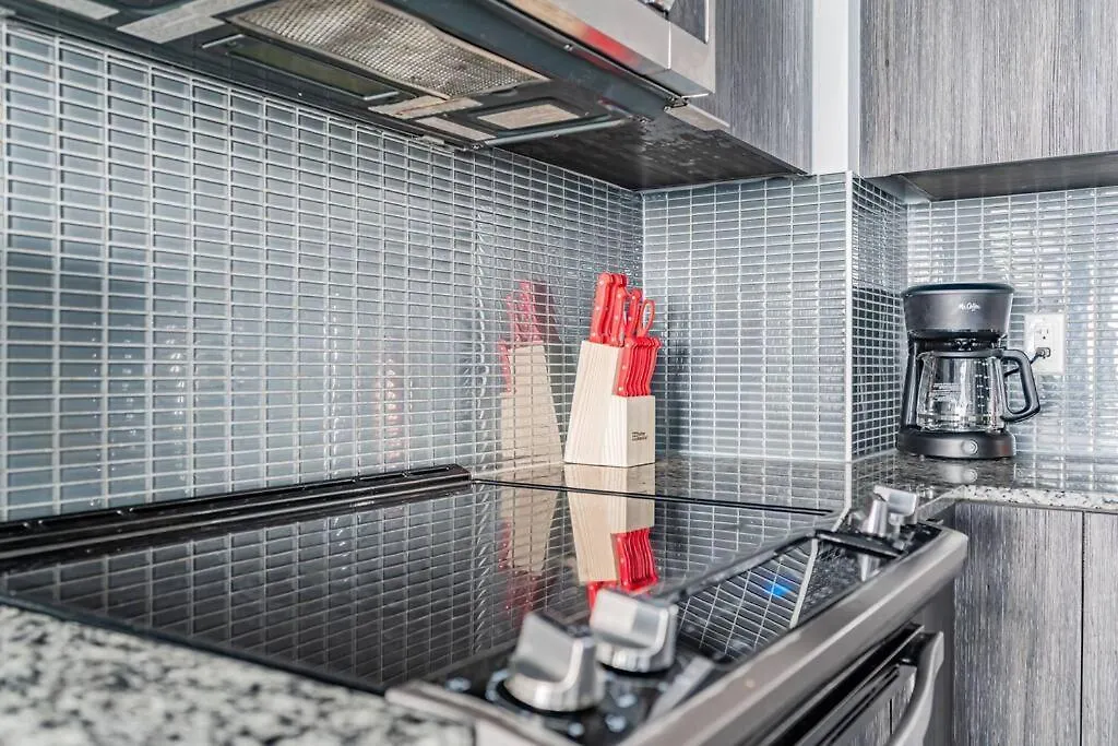 דירה Spacious Condo By Lake Close To Toronto Pearson Airport, Free Parking!